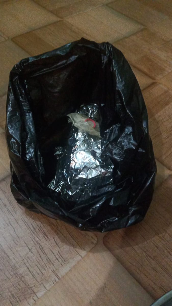 rameshpandey280's tweet photo. I ordered paneer dosa from Swiggy andsee what Ifound in sambhar there was cockroach's legPacking was alsonot good. Firstly I thought that might be anyother vegetables but later Ifound a cockroach leg this is  disgusting This is what I pay for
This is truly not forgivable.@Swiggy https://t.co/xb2q8i661g