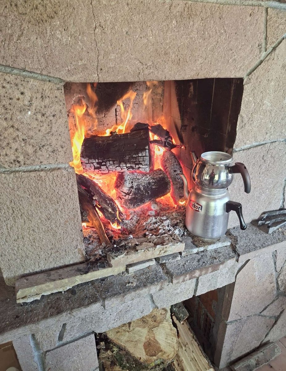 Ulan  büyüdügün şehri özlersin gitmek istersin ama bir yandan'da  gitmek istemessin böyle bir döngüdeyim neyse  köze bir  odun daha attım..