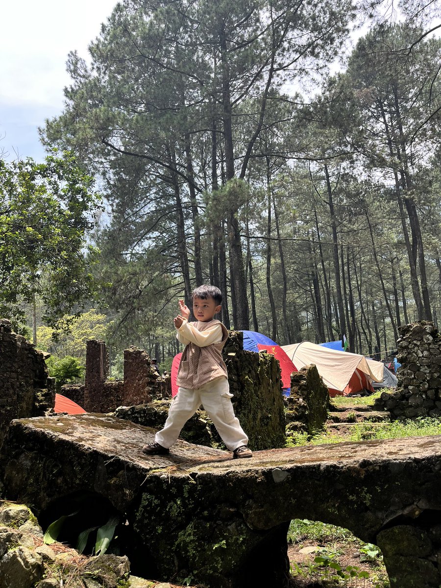 shifadiar's tweet photo. Gunung Puntang, Cimaung, Kabupaten Bandung 💦 https://t.co/DH1ZDkkp5U