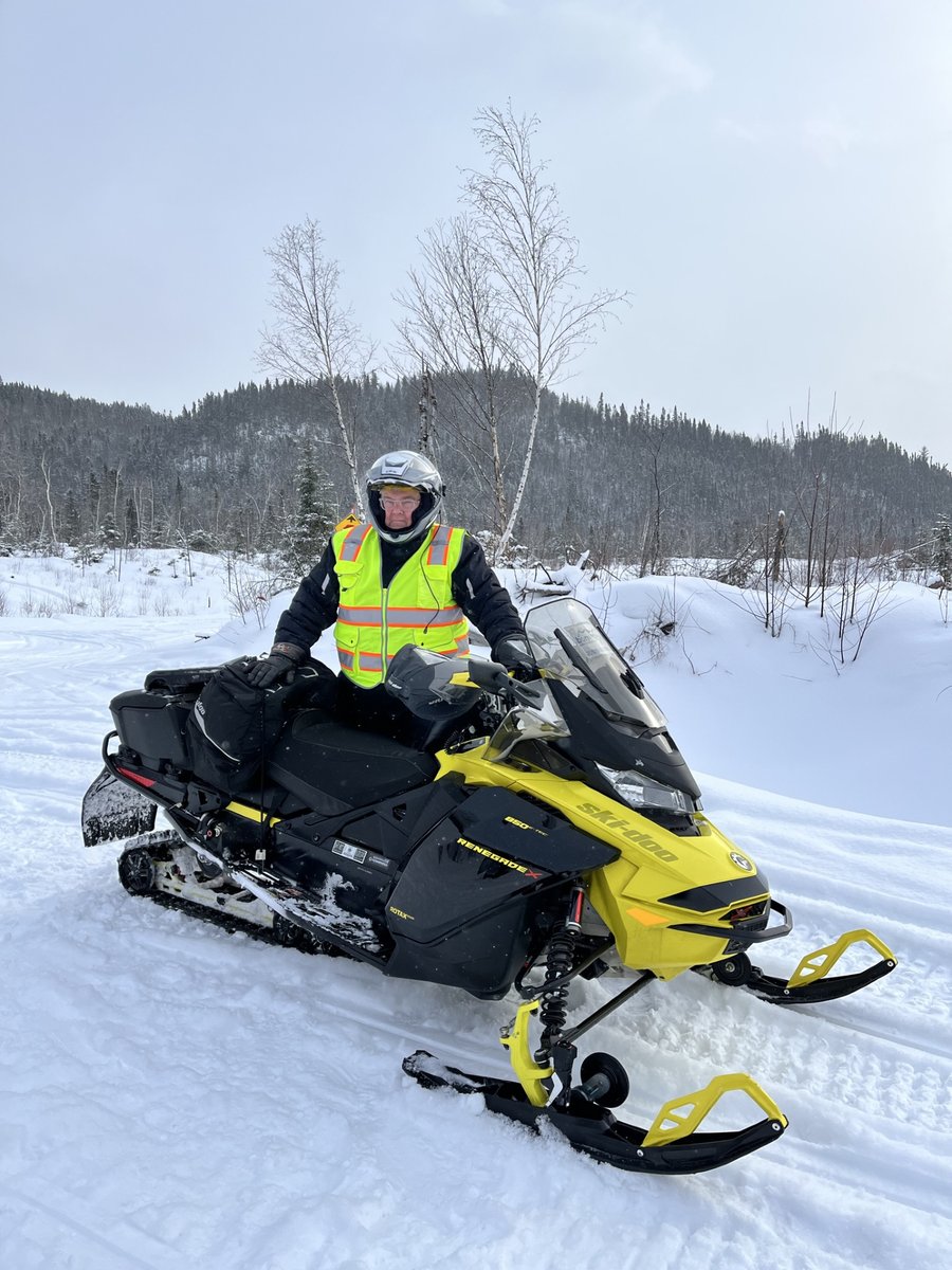 snowmobiling's tweet photo. 🛷 Behind every epic ride is a guide who knows the trails inside and out. With decades of experience, our certified guides keep you safe while making sure the ride is unforgettable. https://t.co/vXE1IftQmZ

#TrustedGuides #BonvoyageSnow #SnowmobileSafety #SnowAdventure https://t.co/hCU2CLm7gp