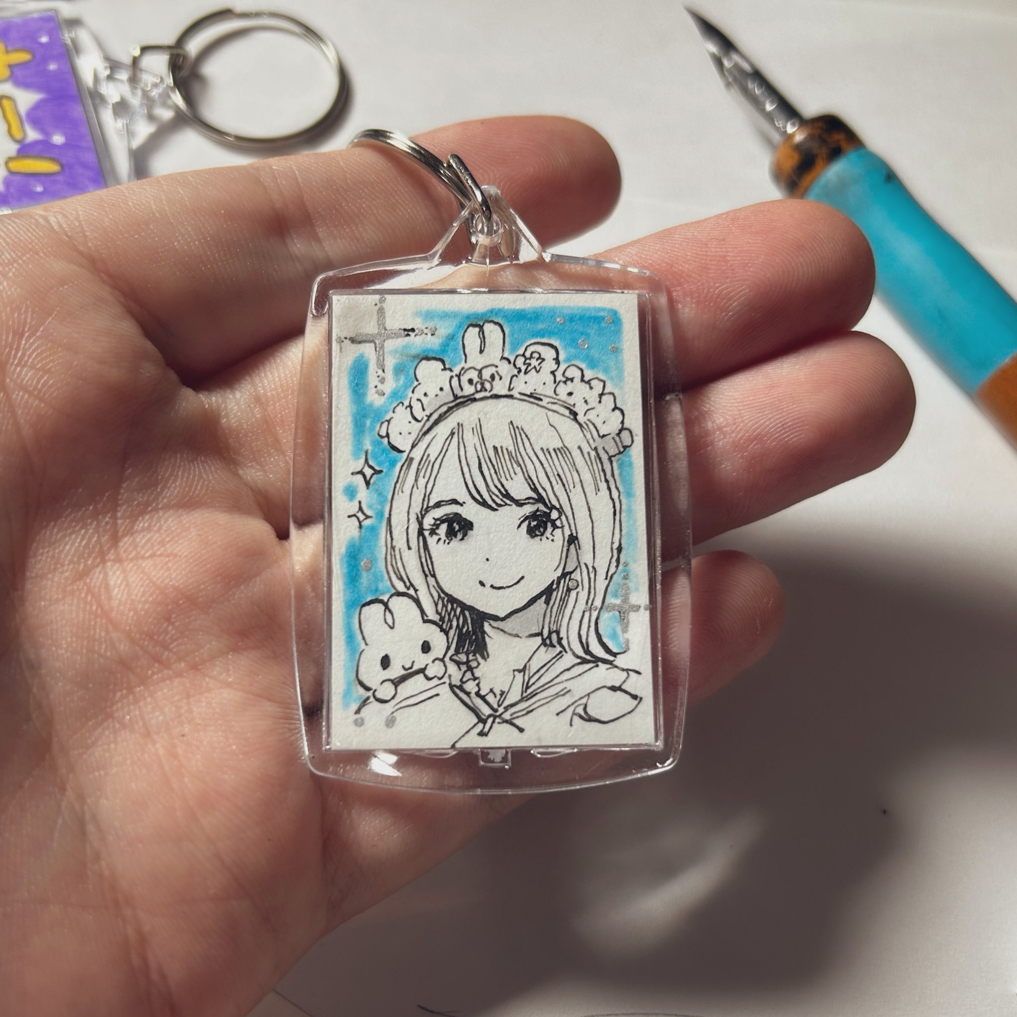 イラストキーホルダー似顔絵★6点★裏表 ミク オーロラアクリルキーホルダー_森倉円イラスト | アウリン