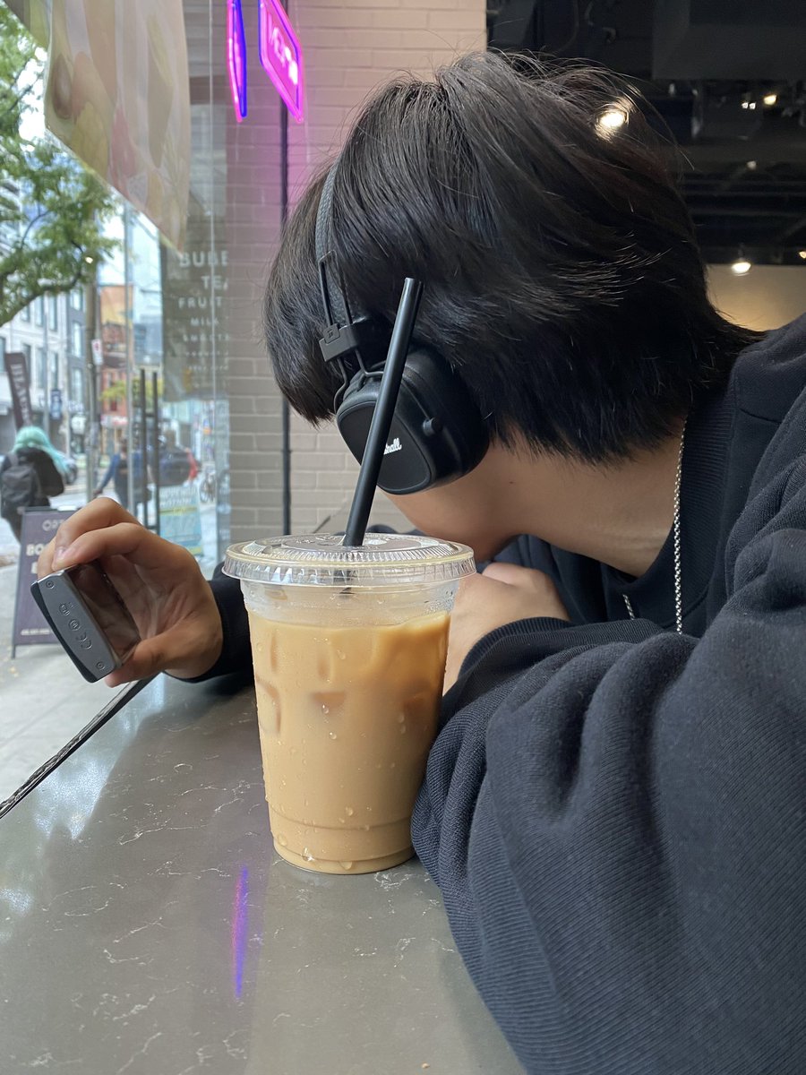 ݁ᛪ༙ tweet media