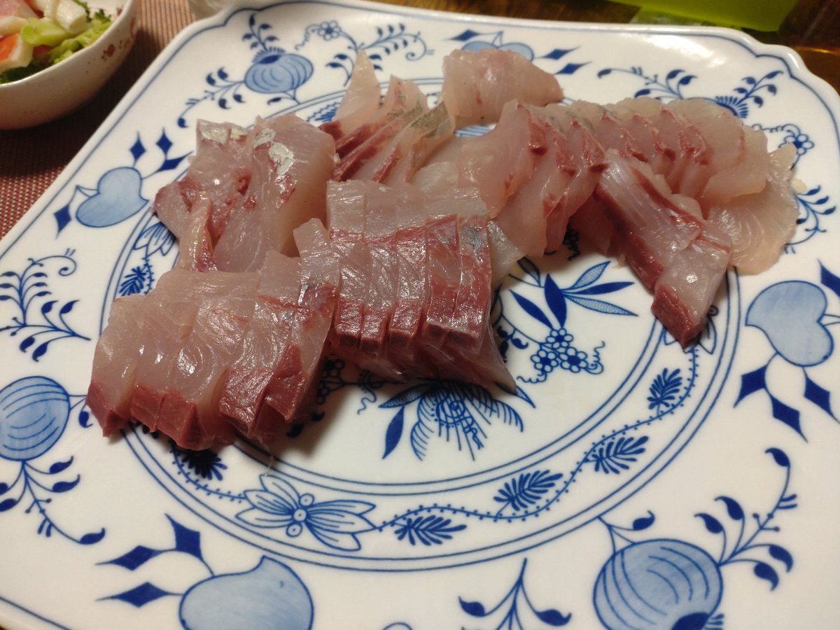 tankmk11's tweet photo. 台風の間の時化た海で筋トレしてきました。
腕が痛い。
このくらい大きいと2日に分けて楽しめるのが嬉しいね https://t.co/4PVok8RXdk