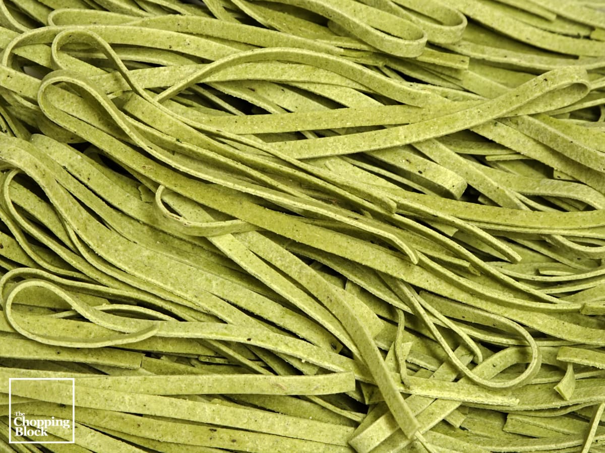 This week in our private Facebook group, we discussed how to add flavor with pesto, gluten-free baking, how to measure sticky ingredients like honey, new fall menu for Pasta &amp; Gnocchi Workshop and a better sub for croutons. Join the conversation: hubs.la/Q03N8RQf0