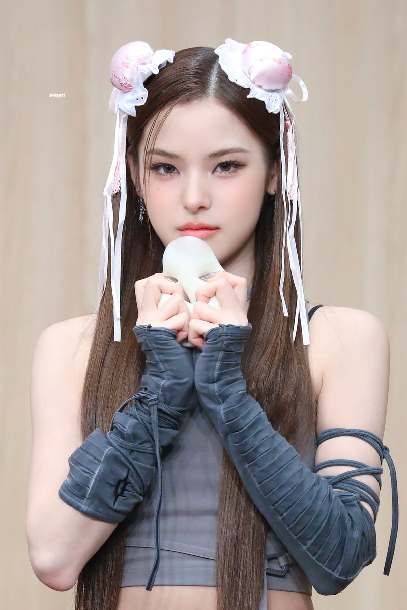 Bahati_Ba's tweet image. 251013

#MAI #마이 
#이즈나 #IZNA