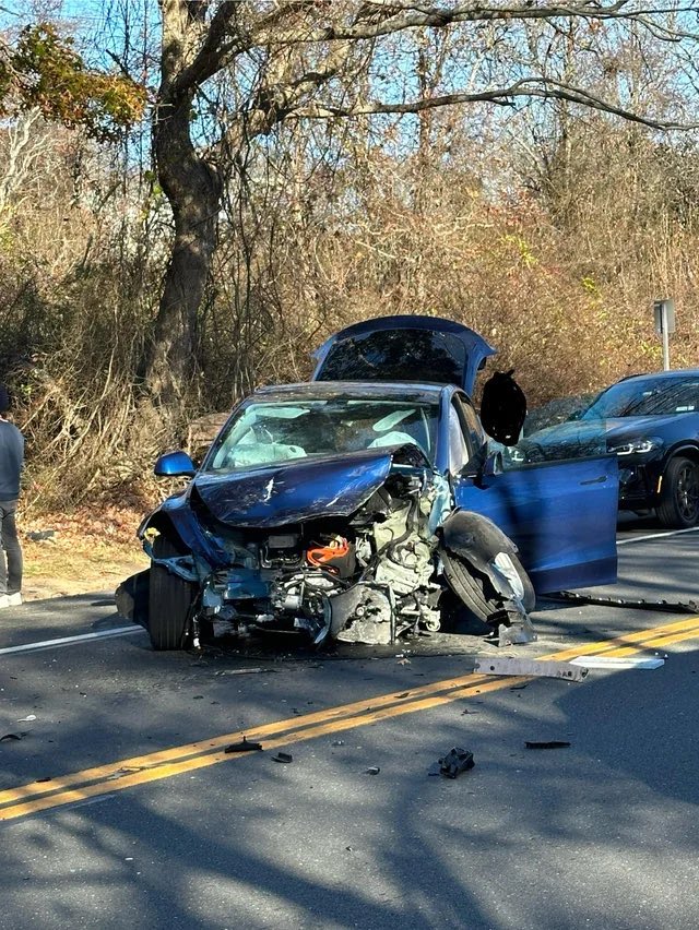 The Tesla Newswire tweet media