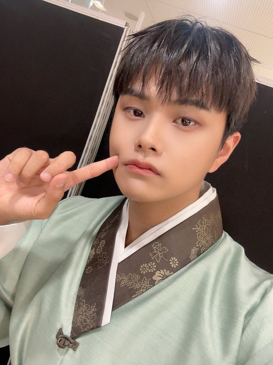 TheKingDom_GF's tweet photo. [JAHAN👑]

꿀떡🍡

#TheKingDom #더킹덤 #TKD 
#JAHAN #자한 https://t.co/Y0Dz8dheru