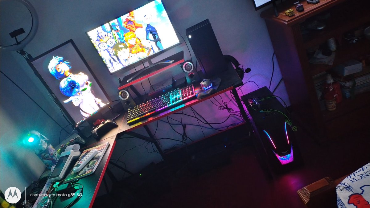 AlfonsPlay's tweet image. Setup #setup #gamer #streamerlife #AMD #ryzen #xboxseriesx #Xbox #pcgamer #evangelion #dell #compumax #esenses #emeet #Razer #logitech #twitchstreamer #TikTokLIVE