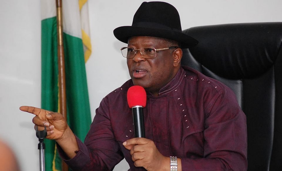 MobilePunch's tweet image. 𝐒𝐭𝐨𝐩 𝐝𝐞-𝐦𝐚𝐫𝐤𝐞𝐭𝐢𝐧𝐠 𝐲𝐨𝐮𝐫 𝐜𝐨𝐮𝐧𝐭𝐫𝐲, 𝐔𝐦𝐚𝐡𝐢 𝐭𝐞𝐥𝐥𝐬 𝐍𝐢𝐠𝐞𝐫𝐢𝐚𝐧𝐬

punchng.com/stop-de-market…