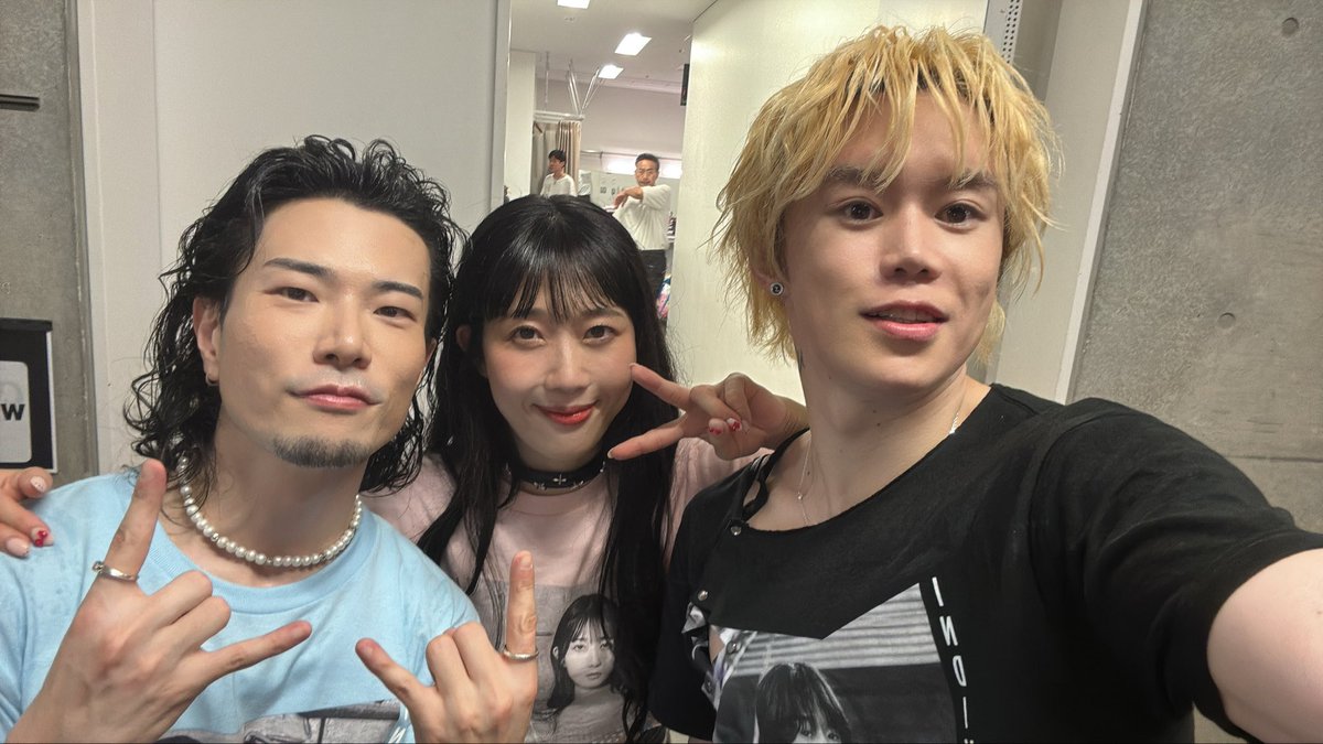 WJF_SHIROSE's tweet image. シロセの…
WHITE JAMの…
ジャミリーの…

姫である、にっちゃん誕生日おめでとう🎂

今年はホールライブが叶えられたね。
また一年今度は3,000人ライブの夢を3人とJAMILYのみんなで叶えようね!

にきがししろ🐰🐯🐶
日本武道館、叶えようね。

今日の21時ににっちゃんと作ったMVを公開します！