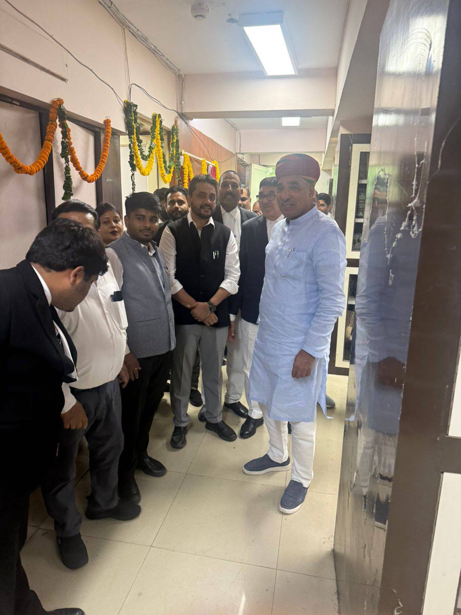Surya Prakash Khatri (@sprakashbjpdel) on Twitter photo कड़कड़डूमा कोर्ट परिसर में पुस्तकालय के उद्घाटन कार्यक्रम में सम्मिलित हुआ।
यह पहल दिल्ली में न्याय व्यवस्था को और अधिक प्रभावी व सुलभ बनाने की दिशा में एक अहम कदम है।
न्याय हर व्यक्ति तक पहुँचे — यही हमारी सरकार का संकल्प है।
#kadkadumacourt #delhi #JusticeForAll
<a href="/narendramodi/">Narendra Modi</a> कड़कड़डूमा कोर्ट परिसर में पुस्तकालय के उद्घाटन कार्यक्रम में सम्मिलित हुआ।
यह पहल दिल्ली में न्याय व्यवस्था को और अधिक प्रभावी व सुलभ बनाने की दिशा में एक अहम कदम है।
न्याय हर व्यक्ति तक पहुँचे — यही हमारी सरकार का संकल्प है।
#kadkadumacourt #delhi #JusticeForAll
<a href="/narendramodi/">Narendra Modi</a>