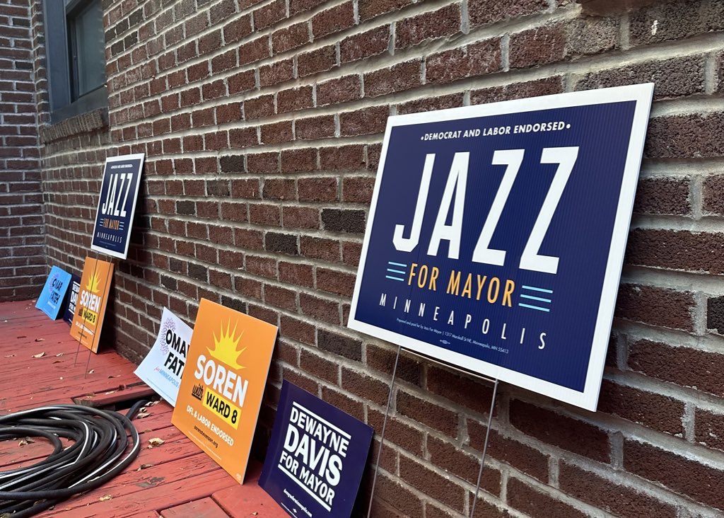 A fantastic rally yesterday in Ward 8, followed by a fabulous door knock for a new Mayor of #Minneapolis! Thank you to all who made this possible and showed up to do the work, &amp; to Ward 8 Candidate <a href="/sorenmpls/">Soren With Ward 8</a> for organizing! 💙

📸: Nestor Gomez Jimenez