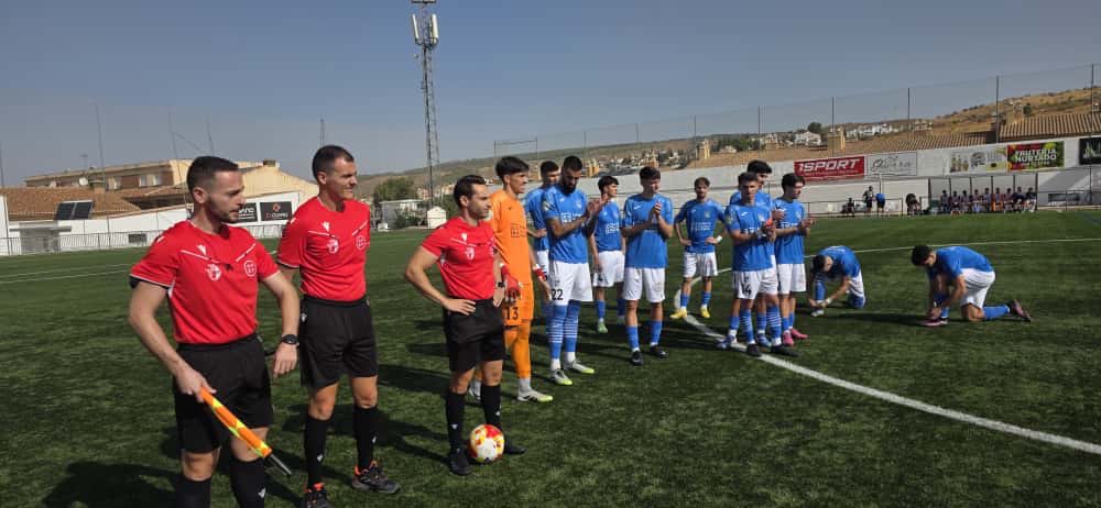 CD_Alhaurino's tweet photo. 90´| - FINAL DEL PARTIDO | 💙

1️⃣ - CD Huétor Vega
1️⃣ - CD Alhaurino

💙 Seguimos sumando fuera de casa.

💙¡Vamos!💙 https://t.co/10amggi2aw
