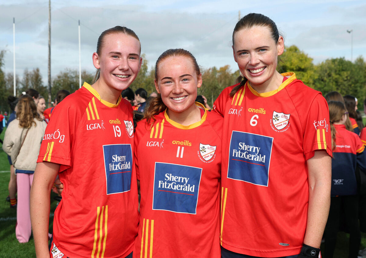 A history making weekend for the Cahalane sisters. They won the Cork County camoige senior title with the Barrs today &amp; the county senior football  with Eire Og on Sat.
Congrats to Meabh &amp; Grainne &amp; Kate &amp; Orlaith. They now join their brothers, who also have both  senior titles