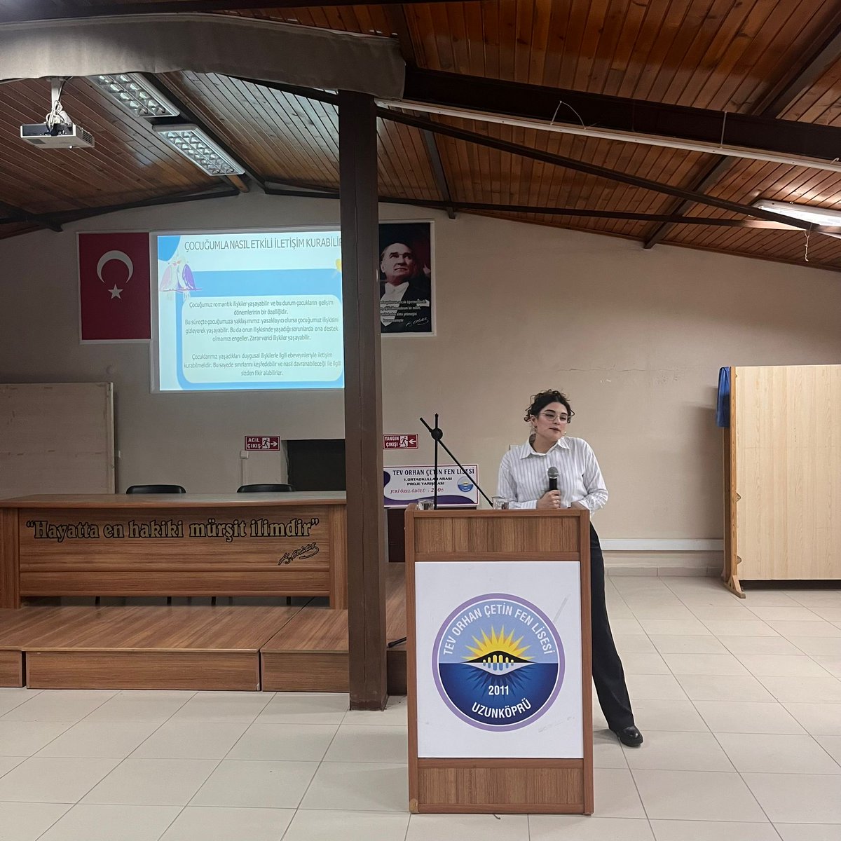 9.Sınıf öğrenci velilerimizle tanışma ve bilgilendirme toplantısı gerçekleştirdik. Velilerimiz öğretmenlerimizle görüştüler çocukları hakkında bilgi aldılar.Okul müdürümüz Mehmet AVCI OVA( Okul-Veli Asistanı)’yı tanıttı.  <a href="/tcmeb/">Millî Eğitim Bakanlığı</a>
<a href="/edirne_valiligi/">Edirne Valiliği</a> <a href="/mktrky/">Muammer Köken</a> 
<a href="/edirnemem/">Edirne Milli Eğitim</a> 
@uzunkoprumem