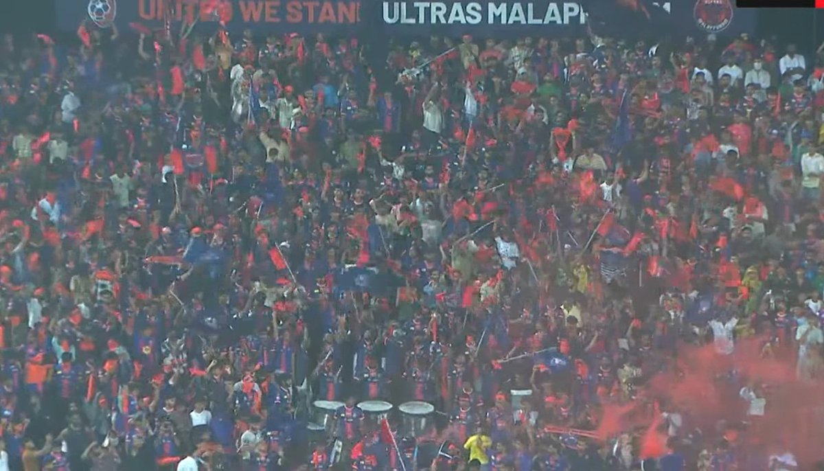 Match Day 6 📌
#MFCvKWFC 
FT :- #MFC 0-0 #KWFC

Official attendance : 17427
[Capacity : Said to be 15000🤔]
116% Filled stadium???🤔 

So, the exact capacity of Payyanad Stadium must be more than 15 k

Highest attendance ever at Payyanad. Houseful super classico🔥
#SLK