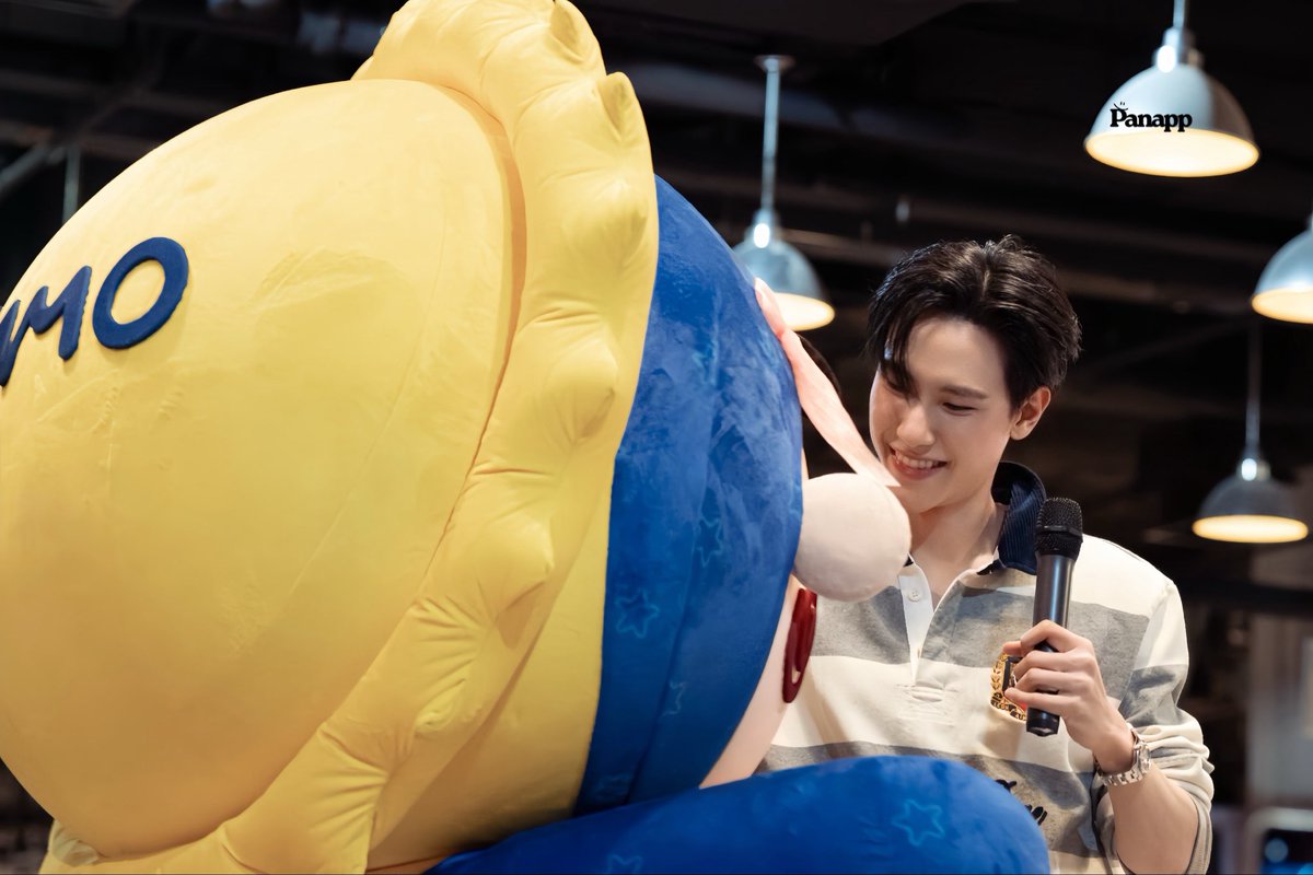 ppanapap's tweet image. Happy Daddy Juju

꒰ JUNIORMARK FNV FANSIGN ꒱ 

#GMMTVFANIVALxJuniorMark ꔛ
˚｡☾ #junniorrs | #JUMMO ❂ ｡✧˚⋆