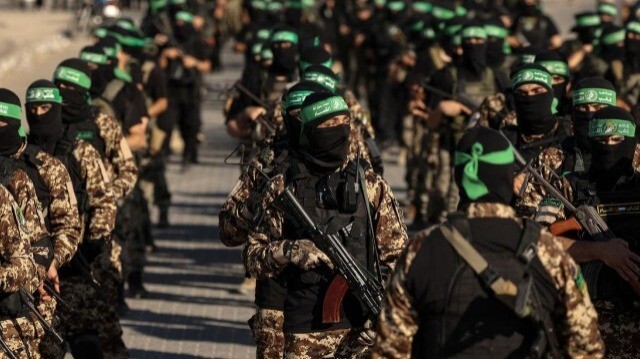 🔴 Hamas liderlerinden Fevzi Berhum:

Yarım milyonluk ordu topladılar.

Bütün Batı üstümüze geldi.

Bütün kâfirlerin, Gazze’de o mücahitlere karşı toplandığını gördük.

Çok az bir topluluğa karşı toplanmışlardı; fakat o topluluk iman etmiş ve cihad ehliydi.

Onlar, mücahitlerin