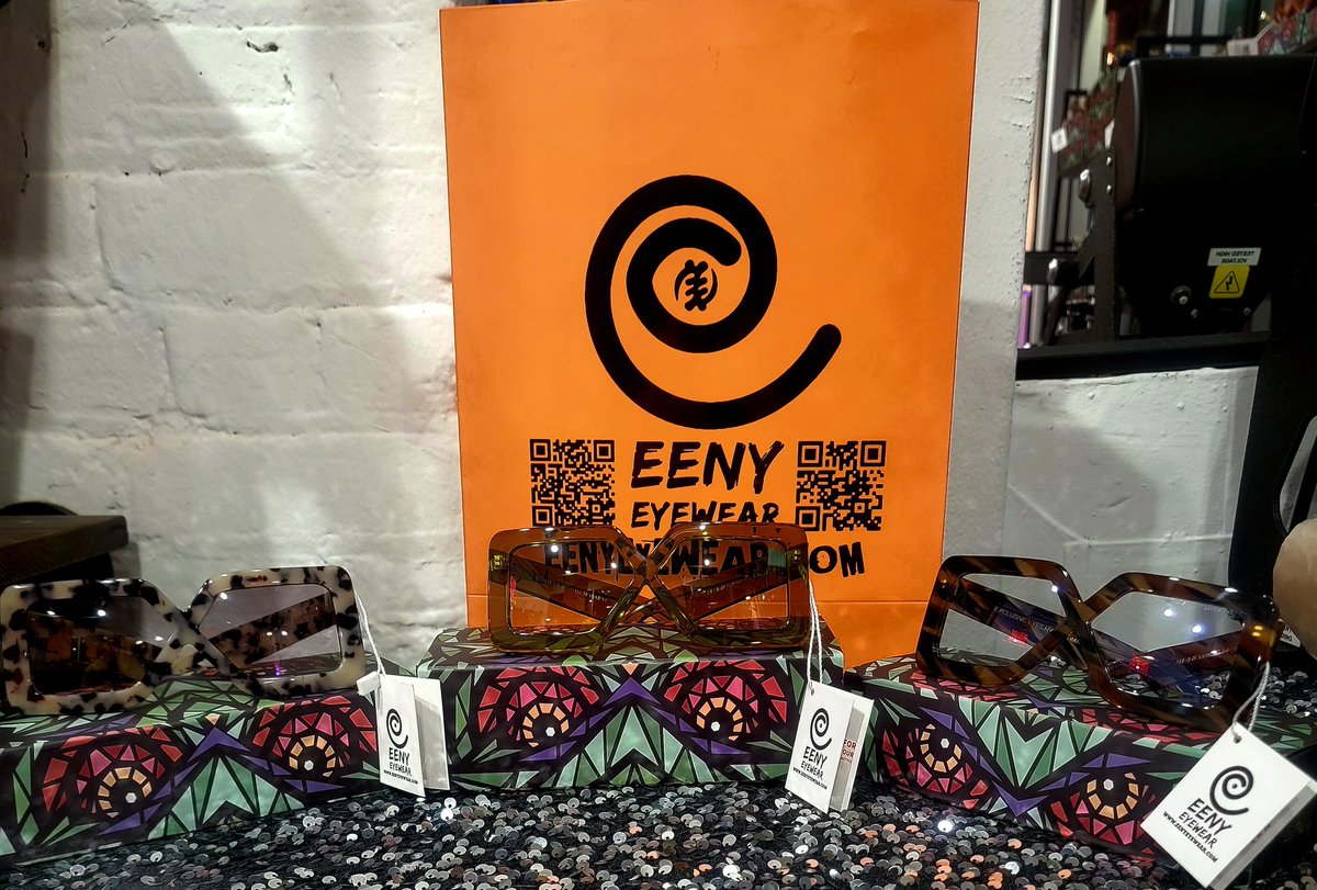 AlaniStory's tweet image. Happy Sunday everyone from EENY EYEWEAR a #blackownedbusiness im DUMBO BROOKLYN 👓 Have you heard about the flash sale? Eenyeyewear.com 145 Front Street DUMBO Brooklyn Wednesday thru Sunday 10a-7p Get your eyes fly with EENY EYEWEAR 👓