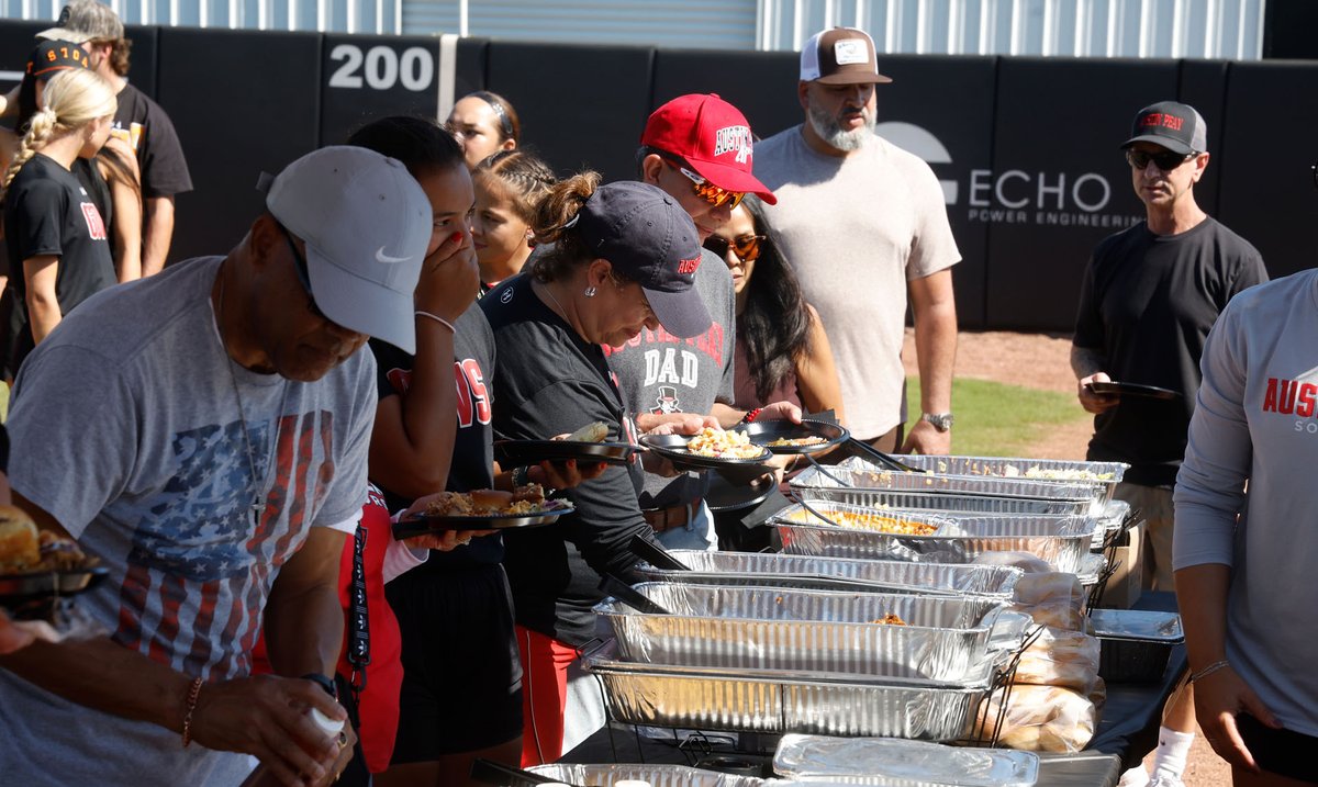 GovsSB's tweet image. Thank you to everyone that came out or donated to our annual Hit-A-Thon yesterday! It was definitely a home run experience! 🎩🥎

📸 | tinyurl.com/yc5k66db

#Team41 | #LetsGoPeay