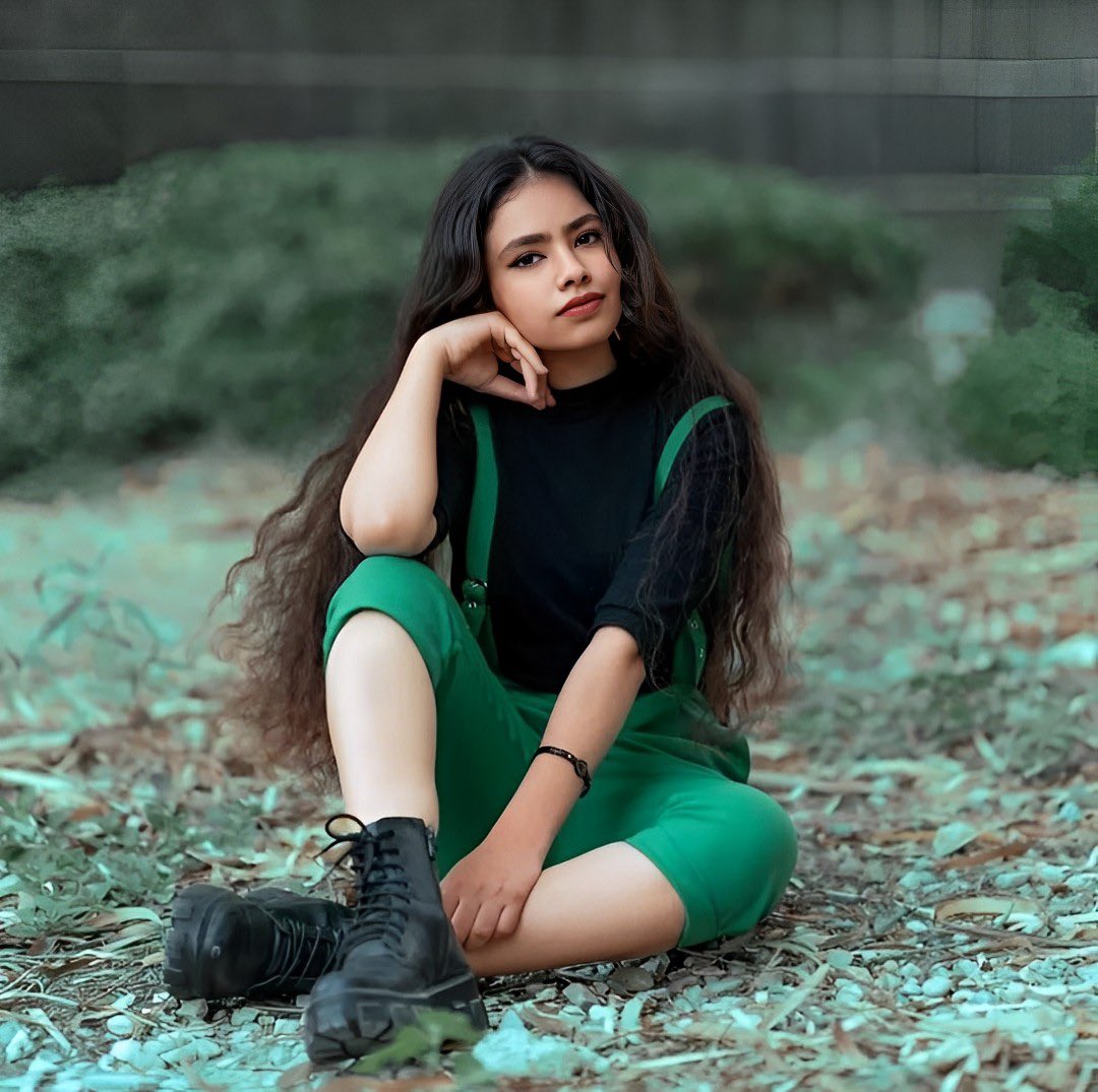 میخواستی  برند لباس خودتو داشته باشی ، کلی براش طرح و ایده داشتی، این تازه شروع زندگیت بود ولی ترسیدن ازت ....

#ملیکا_مهدوی