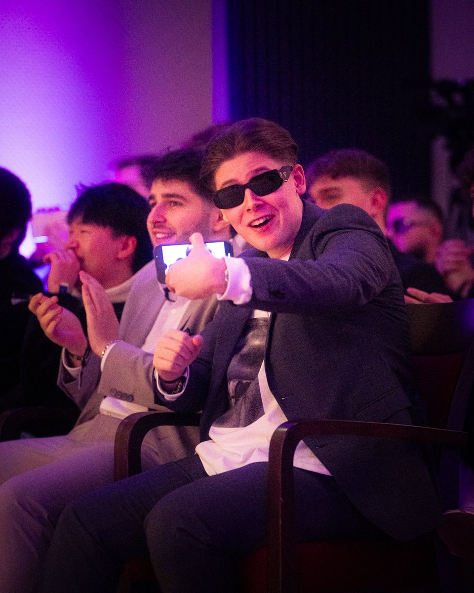 DAS VOTING IST ERÖFFNET! 💜
Jetzt könnt ihr Voten für eure Lieblingsclips aus Twitch Deutschland.
Nur auf clip-awards.de 

Viel Spaß! ✨🙏
#smallstreamawards #event #gala #streamawards 
#twitch #twitchde #clipawards #clipawards2025 #stream #clips 
<a href="/TwitchDE/">Twitch DE</a> <a href="/Twitch/">Twitch</a>