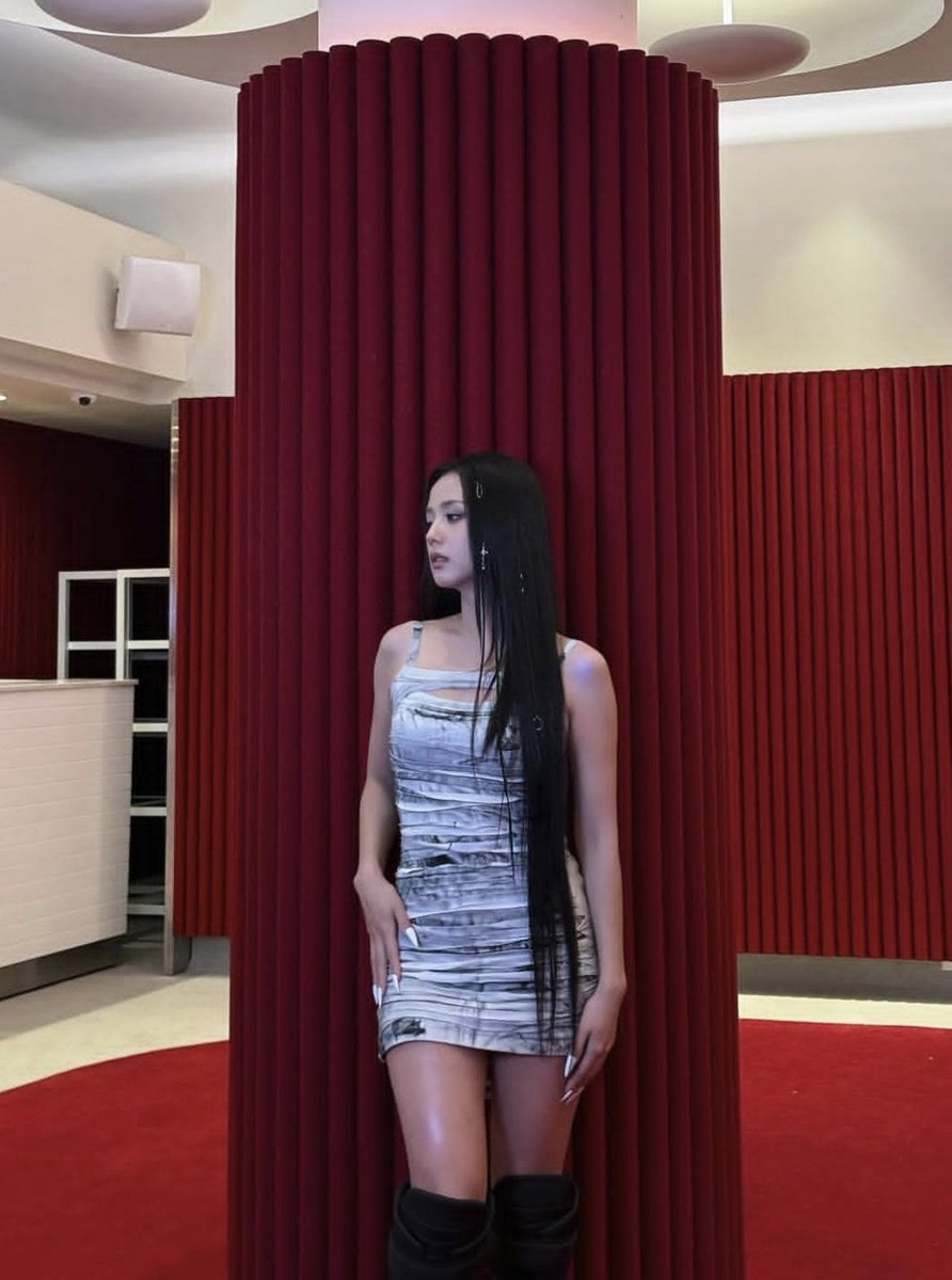 ForeverKimJisoo's tweet image. 251013 #JISOO Instagram update. 

E y e s C l o s e d 🎶