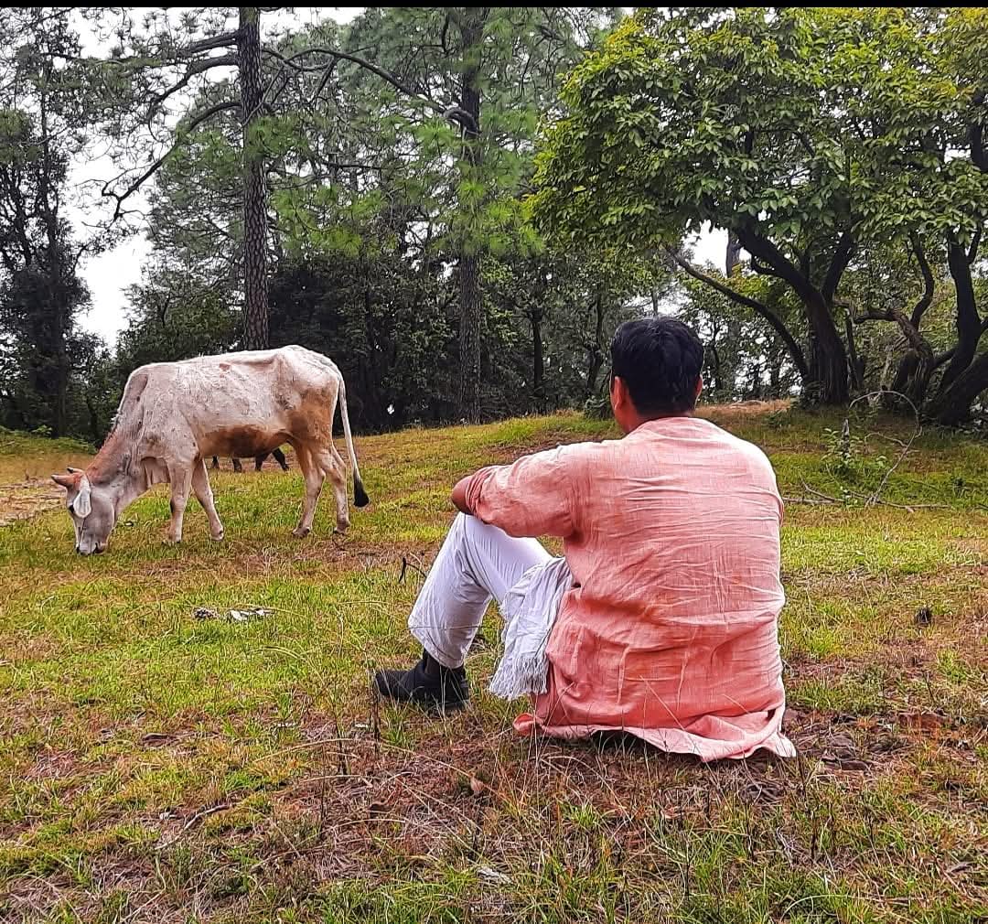 संवेदना ही व्यक्ति को पूज्य बनाती है,
             संवेदनाहीन व्यक्ति मृत समान है...!

                     प्रणाम......