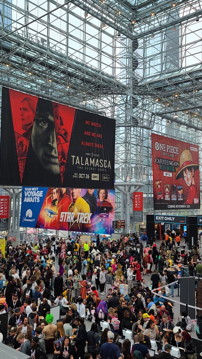 Final day of #NYCC! Say hi if you see us!