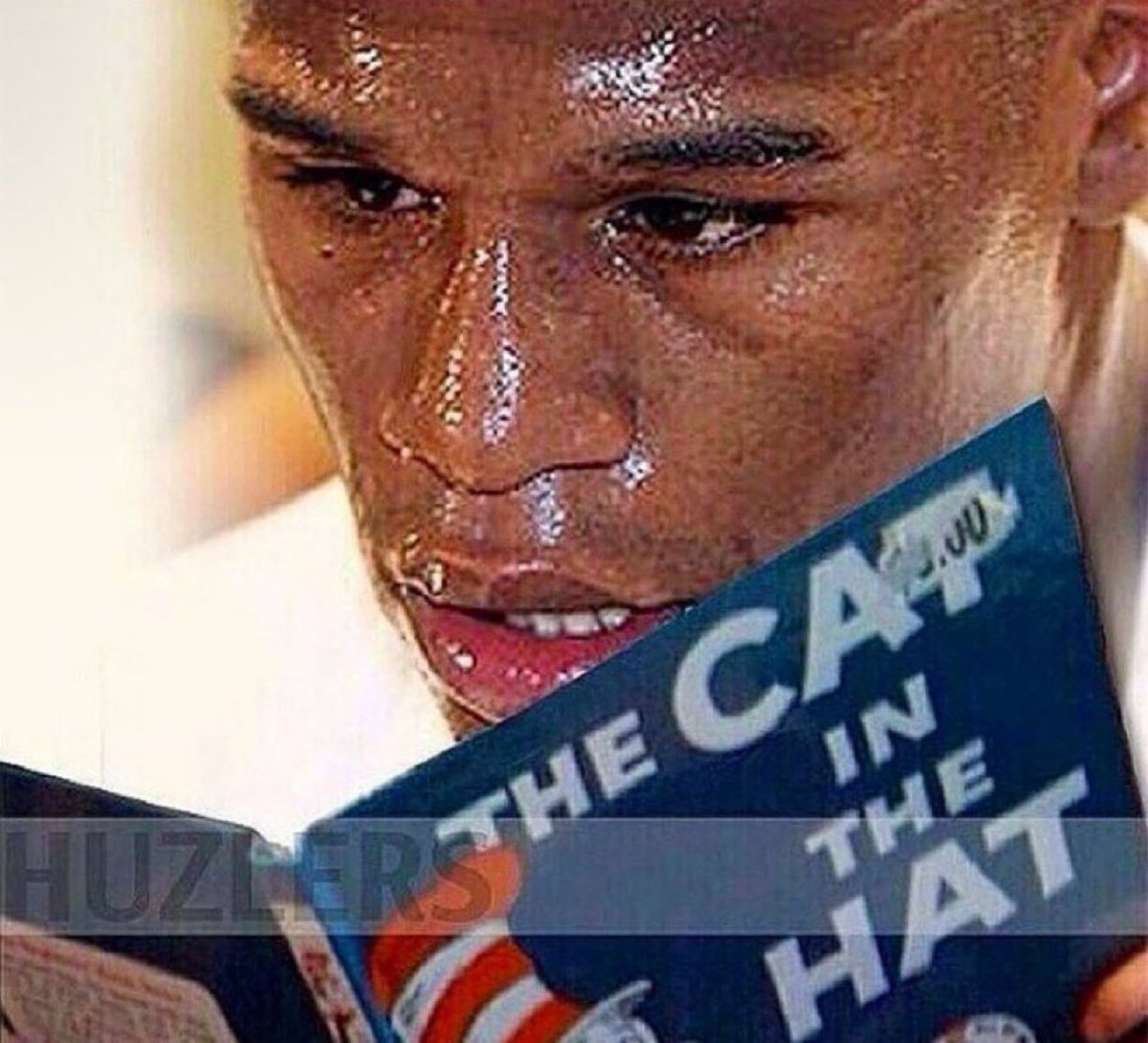 HaterReport_'s tweet image. Justin Fields trying to read NFL defenses