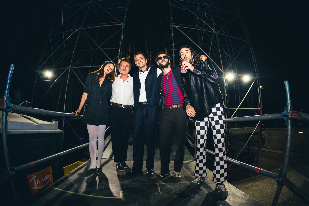 Nos atrevemos a decir que el concierto del viernes fue lo más heavy que hemos vivido como banda.

Nos habéis regalado la mejor despedida posible de un disco que nos ha cambiado la vida y ha sido un honor compartirlo con vosotros.