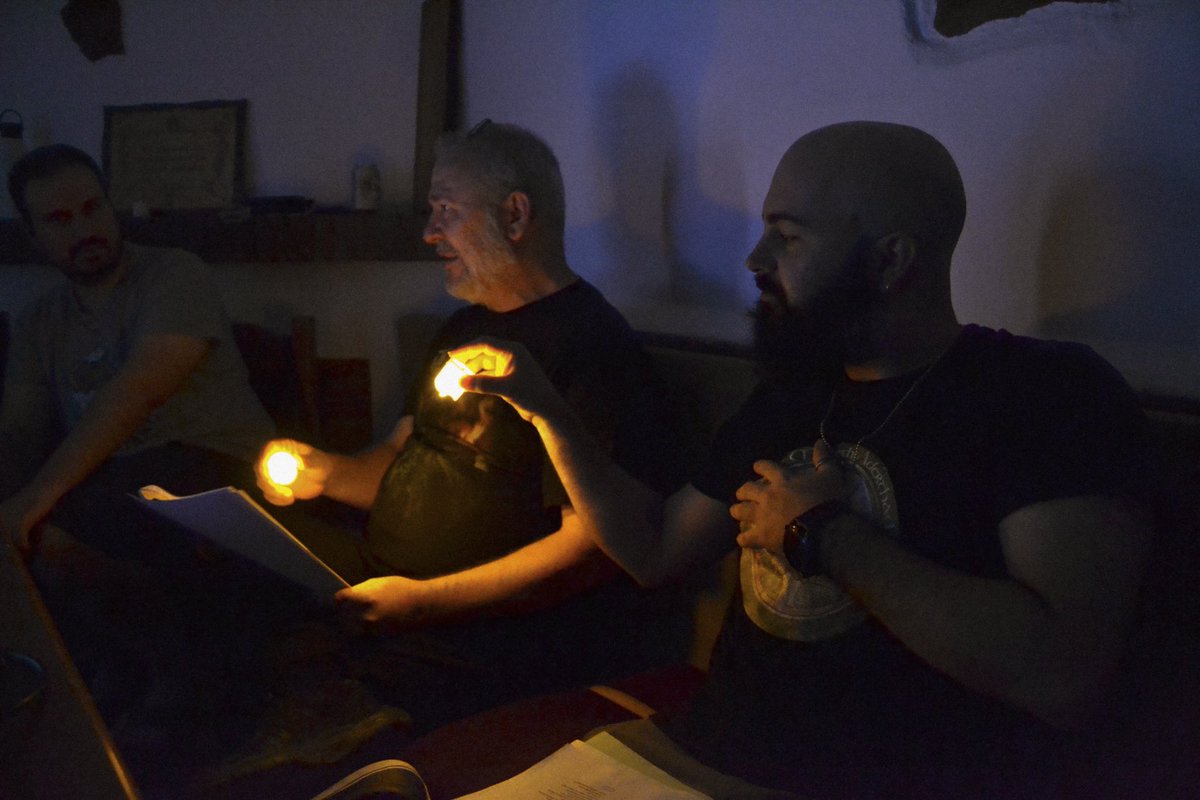 El Poney Pisador Smial tweet media