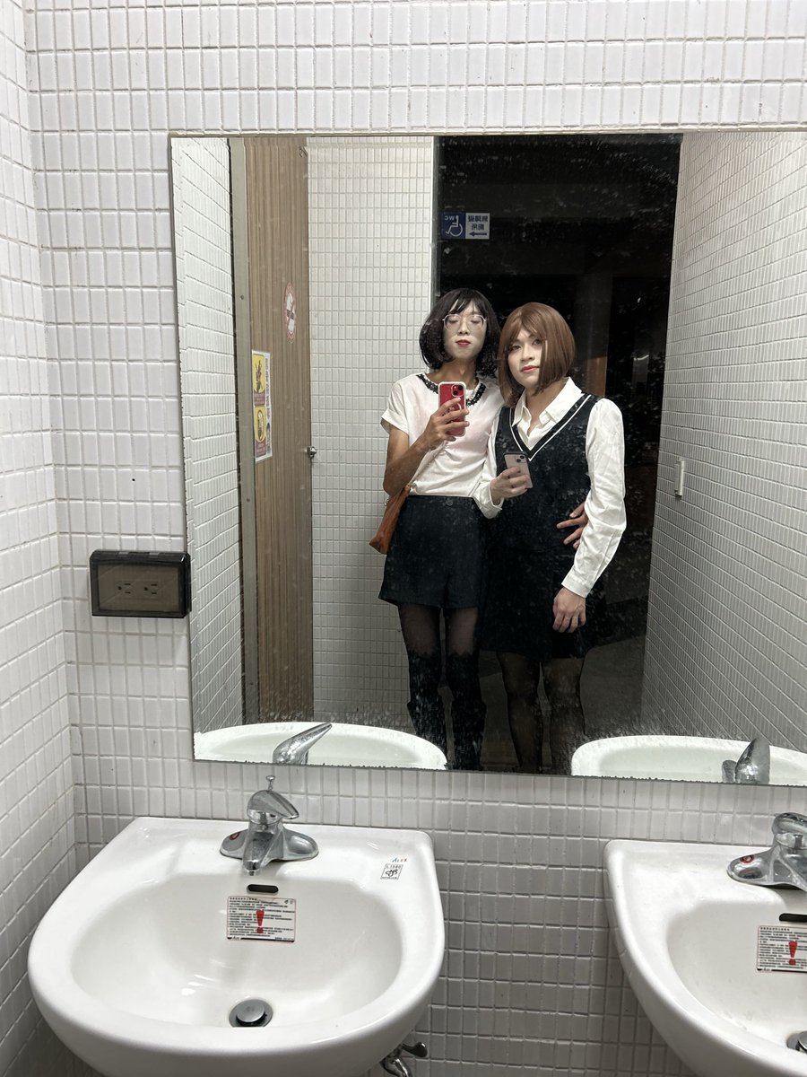 姐妹同行<a href="/UxaJUFFlA0xCeB2/">偽娘Abby🏳️‍⚧️</a>