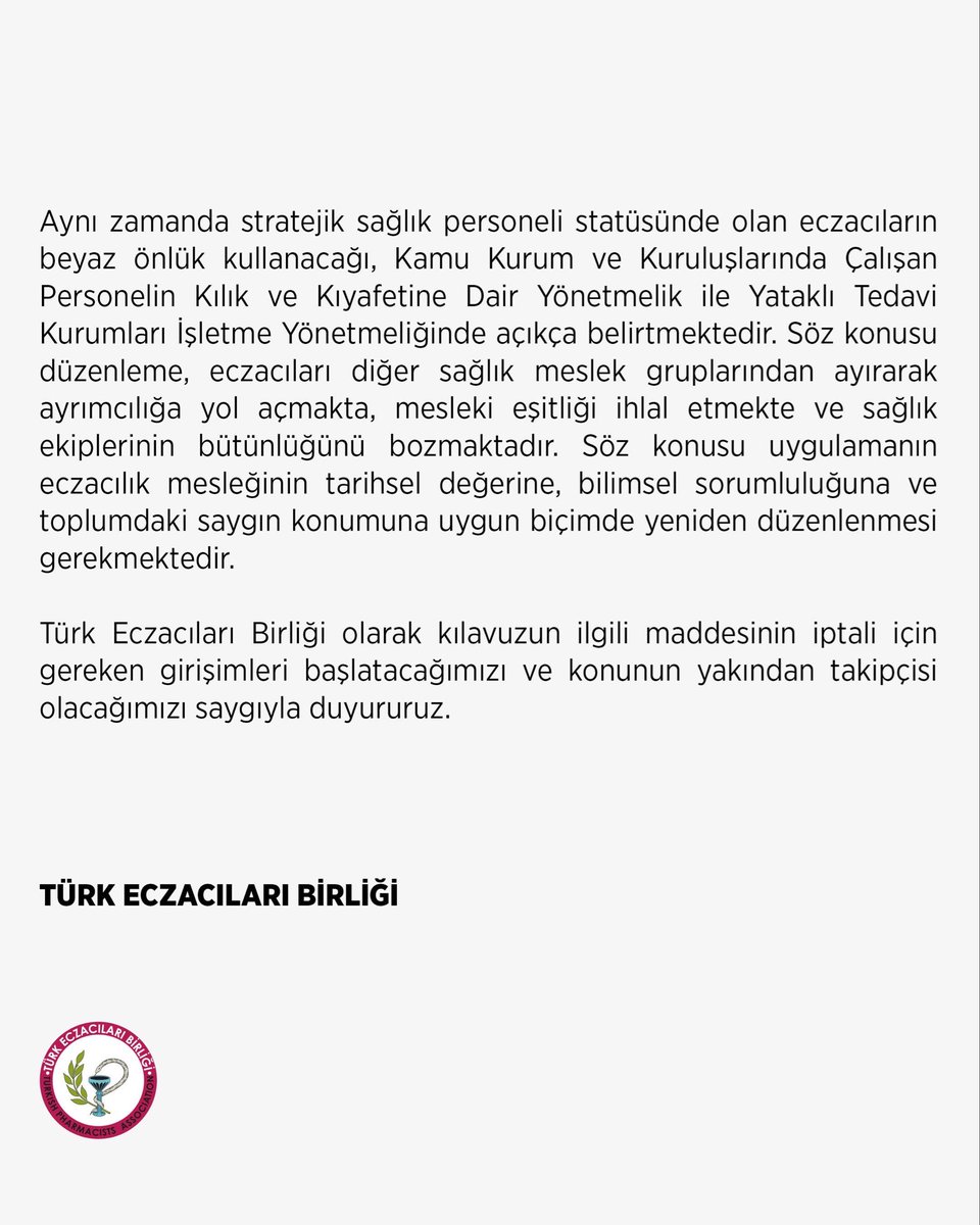 BEYAZ ÖNLÜK ECZACININ KİMLİĞİDİR

Sağlık Bakanlığı tarafından yeni yayımlanan Kurumsal Kimlik Kılavuzu'nda kamuda görev yapan meslektaşlarımızın kullandığı geleneksel beyaz önlüğün kaldırılması ve yerine haki yeşil renkli üniforma giymelerinin öngörülmesi eczacılık camiasında