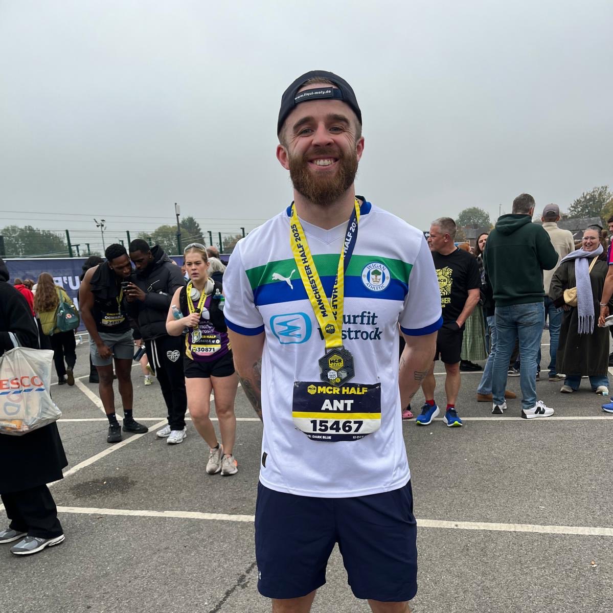 PillingAnthony's tweet image. Manchester Half for @JosephsGoal ✅

Considering I’d never ran before March, what an unreal feeling to cross that finish line 🏃‍♂️

📲 justgiving.com/page/anthony-p…

Up the #MCRHalf tics 🔵⚪️ #wafc