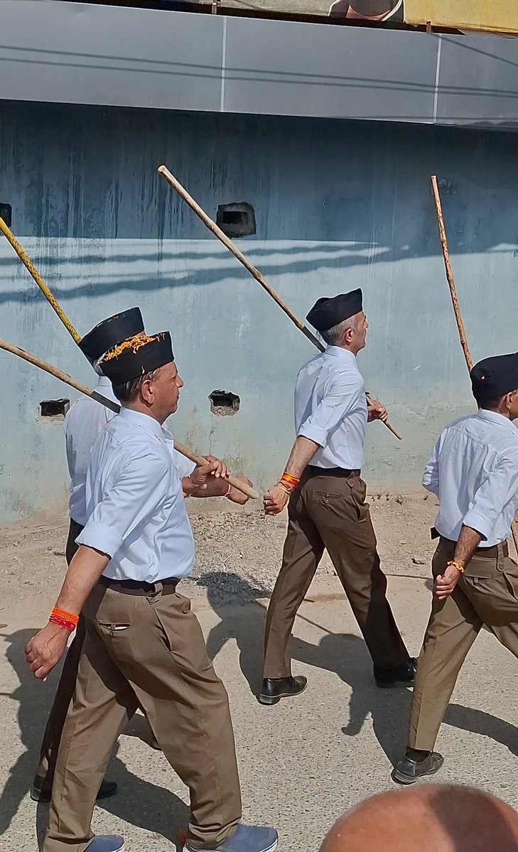 rajeevbindal's tweet image. आज रविवार को नाहन चौगान में आयोजित संघ शताब्दी समारोह और नगर पथ संचलन में भाग लेने का सौभाग्य प्राप्त हुआ।