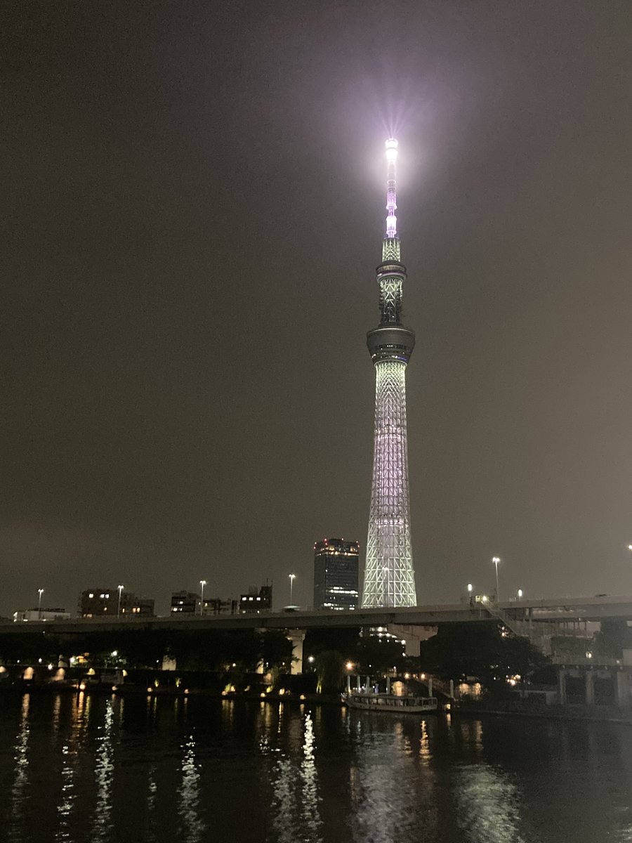 nn8hcs9's tweet photo. とぅし誕、龍誕ありがとうございました！
浅草花劇場のまわりの雰囲気も異世界迷い込んだみたいで楽しかった！
次回は昼間の屋台とか外飲みとかしてみたい(^ ^)
あとフロアに入っても大画面で補完されるのでほぼ最後列だったけど見えるし、指定席は時間もゆっくりできて良きでした。 https://t.co/3gs8LaKypf