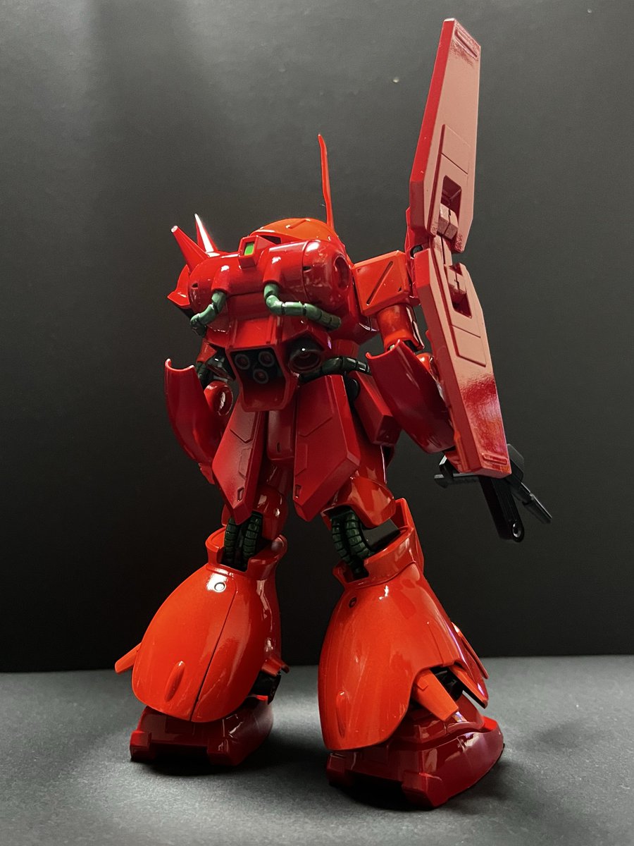 やっとやっと完成と思ったら肩アーマーの延長したスパイクが取れてる…
もう修正しません😂
これ以上は精神安定上やってられない。

#ガンプラ
#HG
#マラサイ