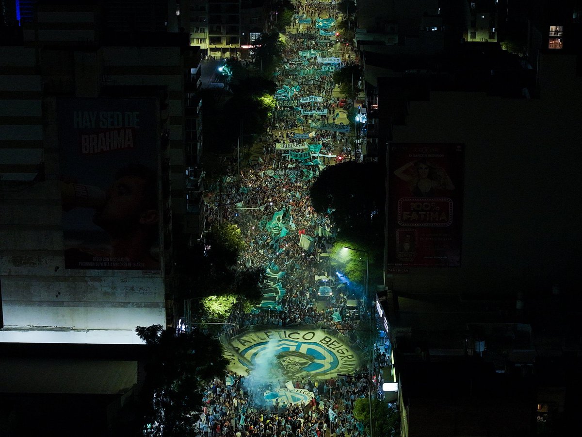 Que distintos somos.