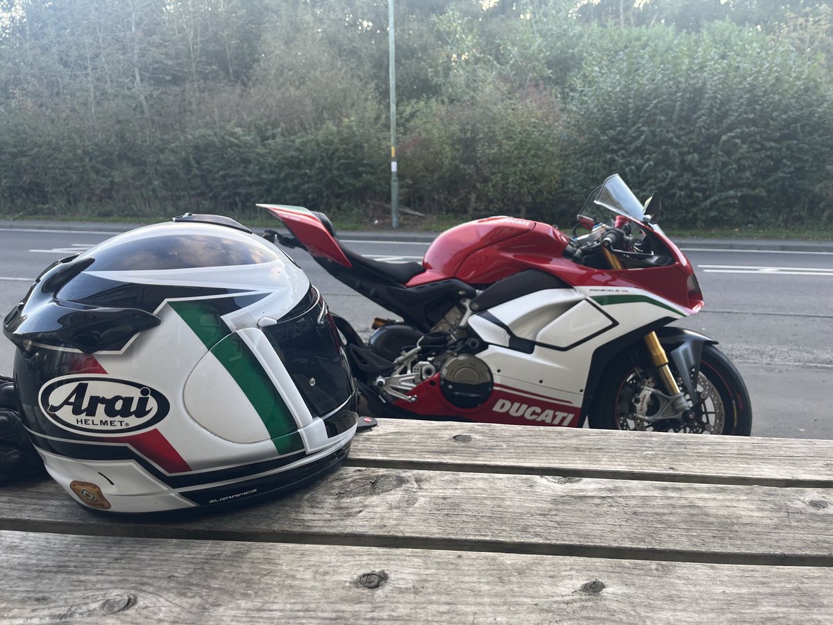 Quite liking October so far, 2 runs out today on 2 bikes including coffee in Newcastleton where I saw a very nice Hypermotard. I may need to test ride one it’s becoming a bit of an itch 😊