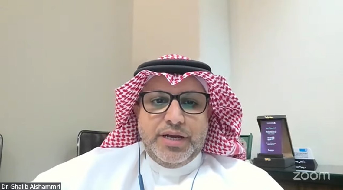 كيف نوظف #الذكاء_الاصطناعي في العملية التعليمية؟
د. غالب الشمري <a href="/GAlshammri_PhD/">Ghalib Alshammri, PhD</a> يجيب: باستخدام أدوات ذكاء اصطناعي كأنظمة التعليم المخصصة التي تساعد المعلم في تكييف المحتوى التعليمي، وتعطي سرعة للمتعلّم في التعامل مع مختلف الملاحظات.

لمشاهدة البث المباشر: youtube.com/live/DSerN0-1Z…