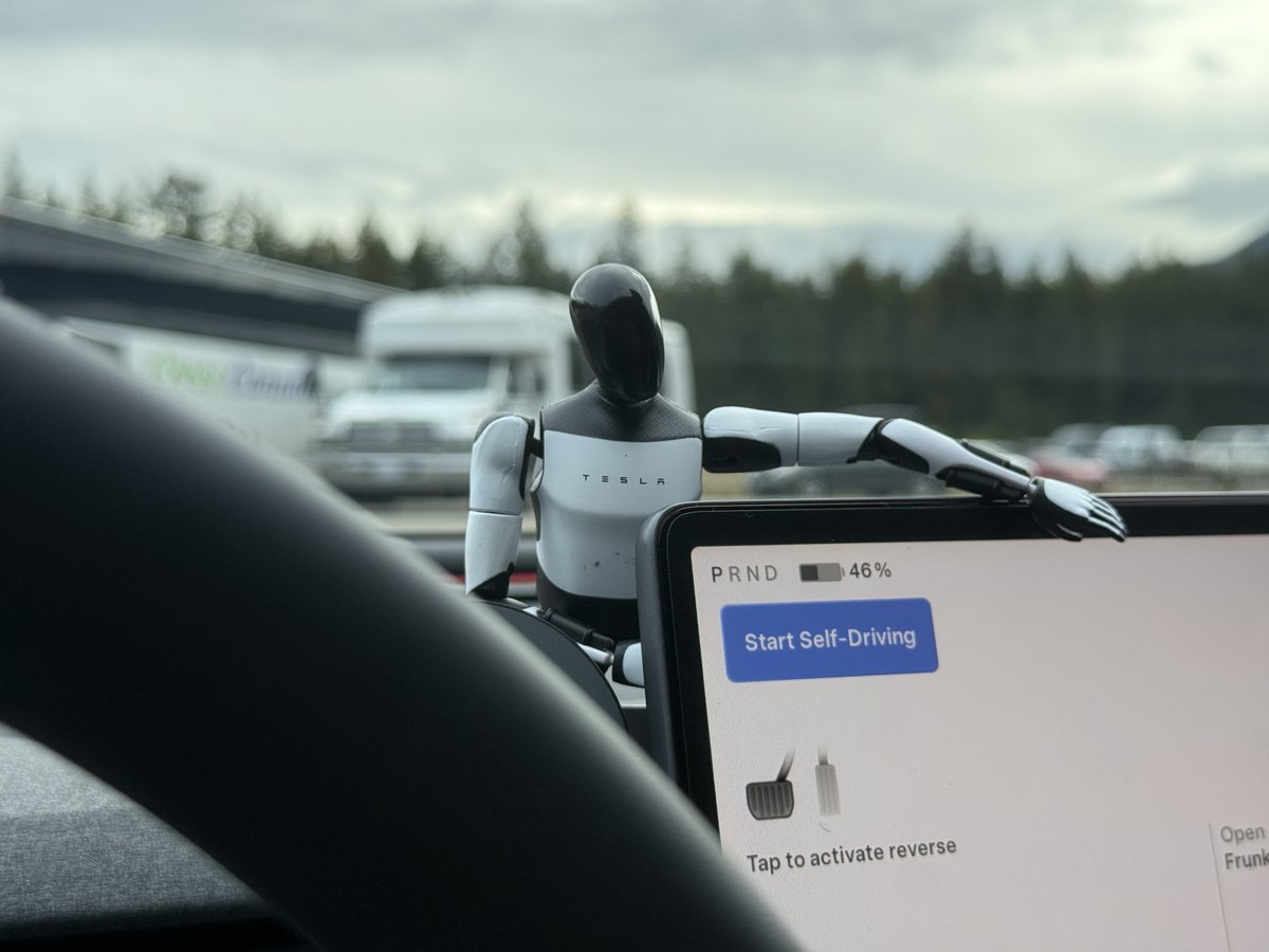 DevinOlsenn's tweet image. Brake stabbing still seems to be an issue for me in FSD V14.1.1.
I was only able to do a hour long drive to test, and a lot of it was highway; but I did have several hard braking scenarios pop up.
Video coming soon