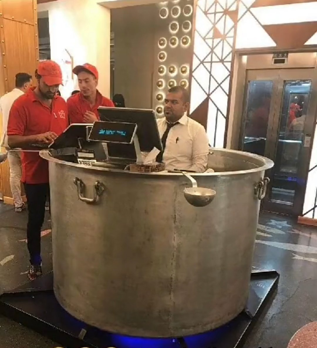 ما اعرف هذا احاسبه او ازيده ملح وبهارات🙃😂..
.