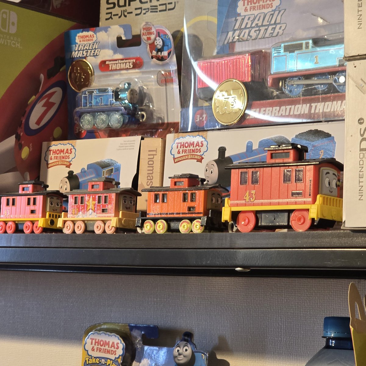 ClickTheBruno's tweet image. mashu has turned 19 years old!
1 more year for the 2 decades achivement!

well, the bruno brigade is still here.

click em' all!