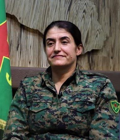 AkademiRojava80's tweet image. YPJ Lideri Rohlat Afrin:

“Silahlarımız bizim namusumuzdur ve bölgeyi savunmak bizim sorumluluğumuzdur.”

Sosyal mecralarda trollük yapan, fetö artığı, işbirlikçi, işgalci destekli hesapların propagandalarına kanmayın.!

Gelişmeler yararımızadır. Bu kesin ve nettir.