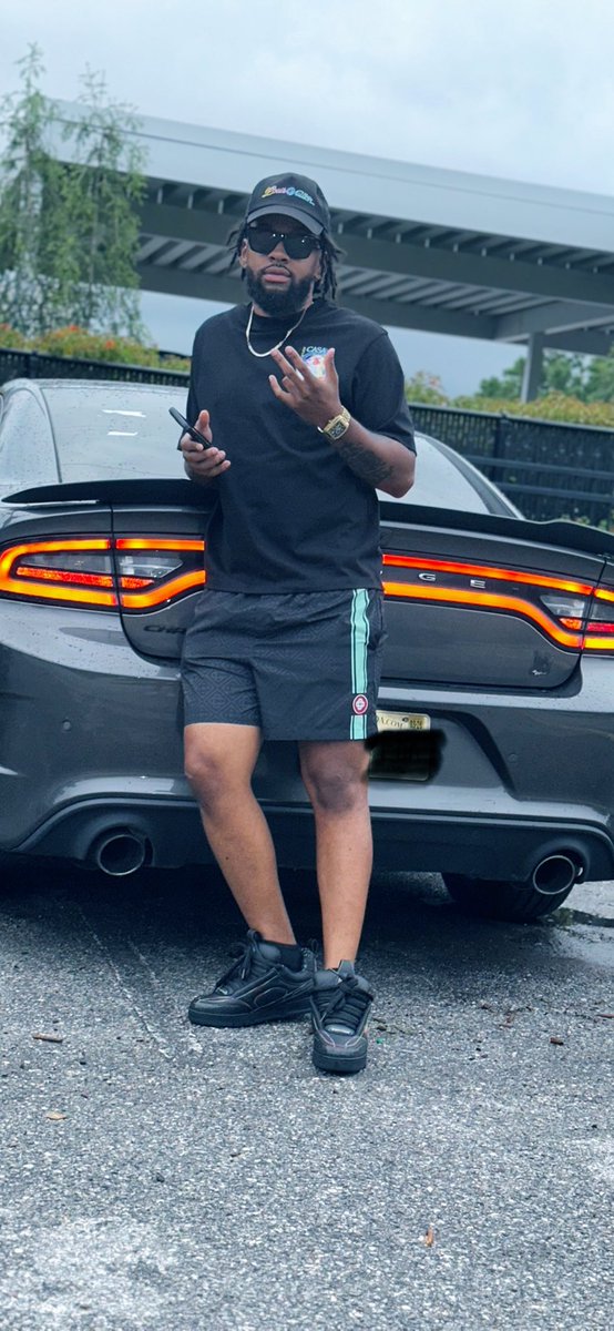 Cutboy_KB23's tweet image. A real street nigga don't need no mirror