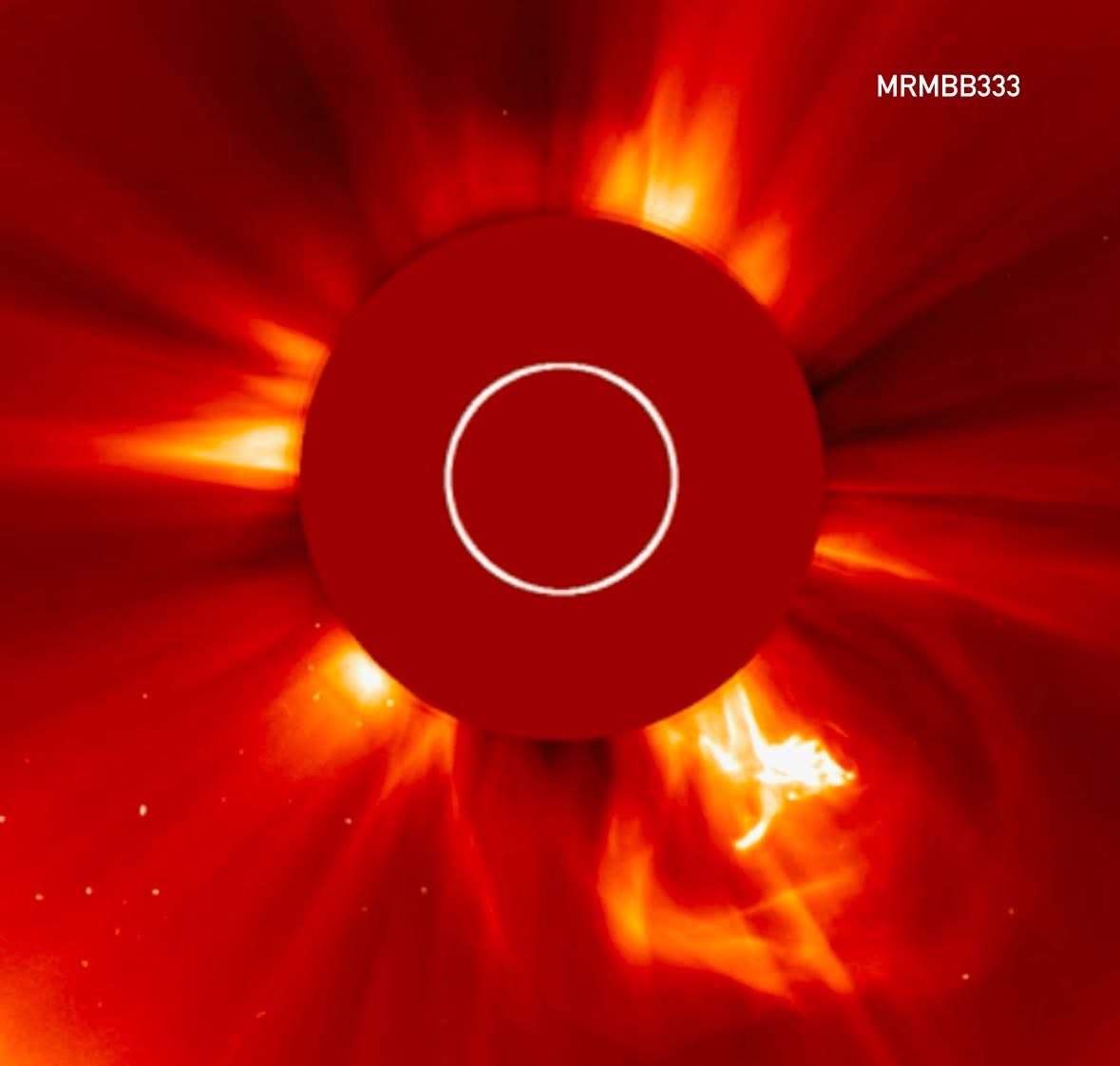MrMBB333's tweet image. Just Happened: A Large Solar Flare just erupted — launching a massive Earth-directed CME! 
Geomagnetic energy now inbound… many report feeling it as pressure shifts, ringing ears, and sleep changes.
Are you feeling it? 
#MrMBB333 #SolarFlare #CME