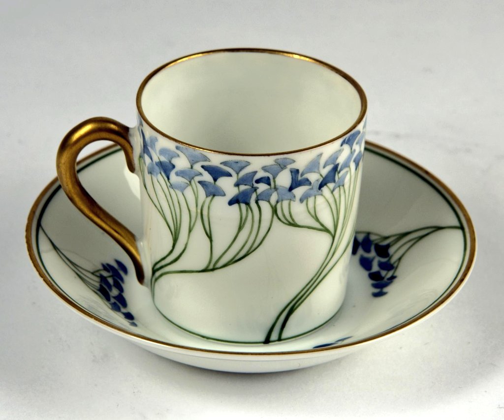 Art Nouveau coffee cup and saucer from 1902 by "Porzellanmanufaktur Nymphenburg", Munchen, Germany.