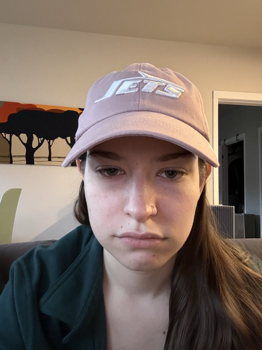 woke up at 8am 
I’m nothing if not loyal my 0-6 garbage can of a team 💚 let’s go for 7