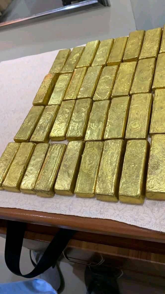 Alicegrace3456's tweet photo. Hello lovelys I am sending this gold bars to any of my fan who follow me and send a direct message https://t.co/9oqjv95PwQ